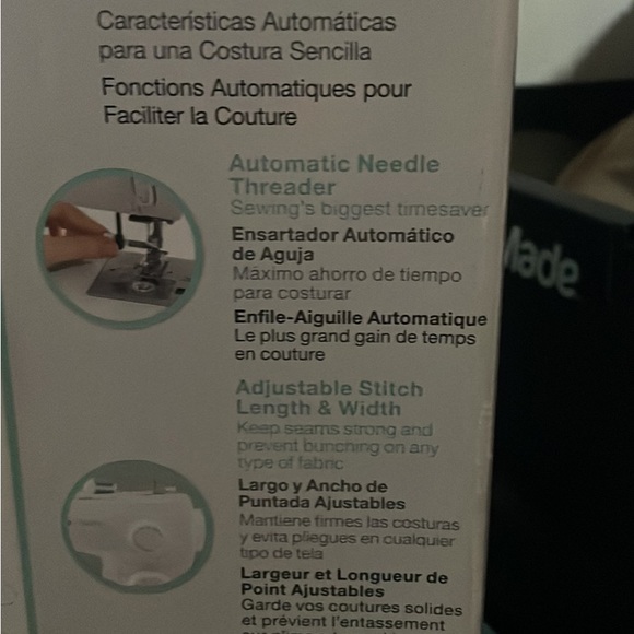 Singer Talent 3321 sewing machine- like new - Picture 3 of 4